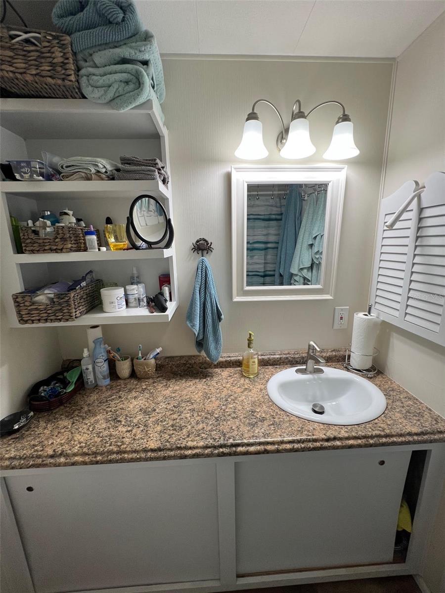 Listing photo id 26 for 39 Pindo Palm Street W