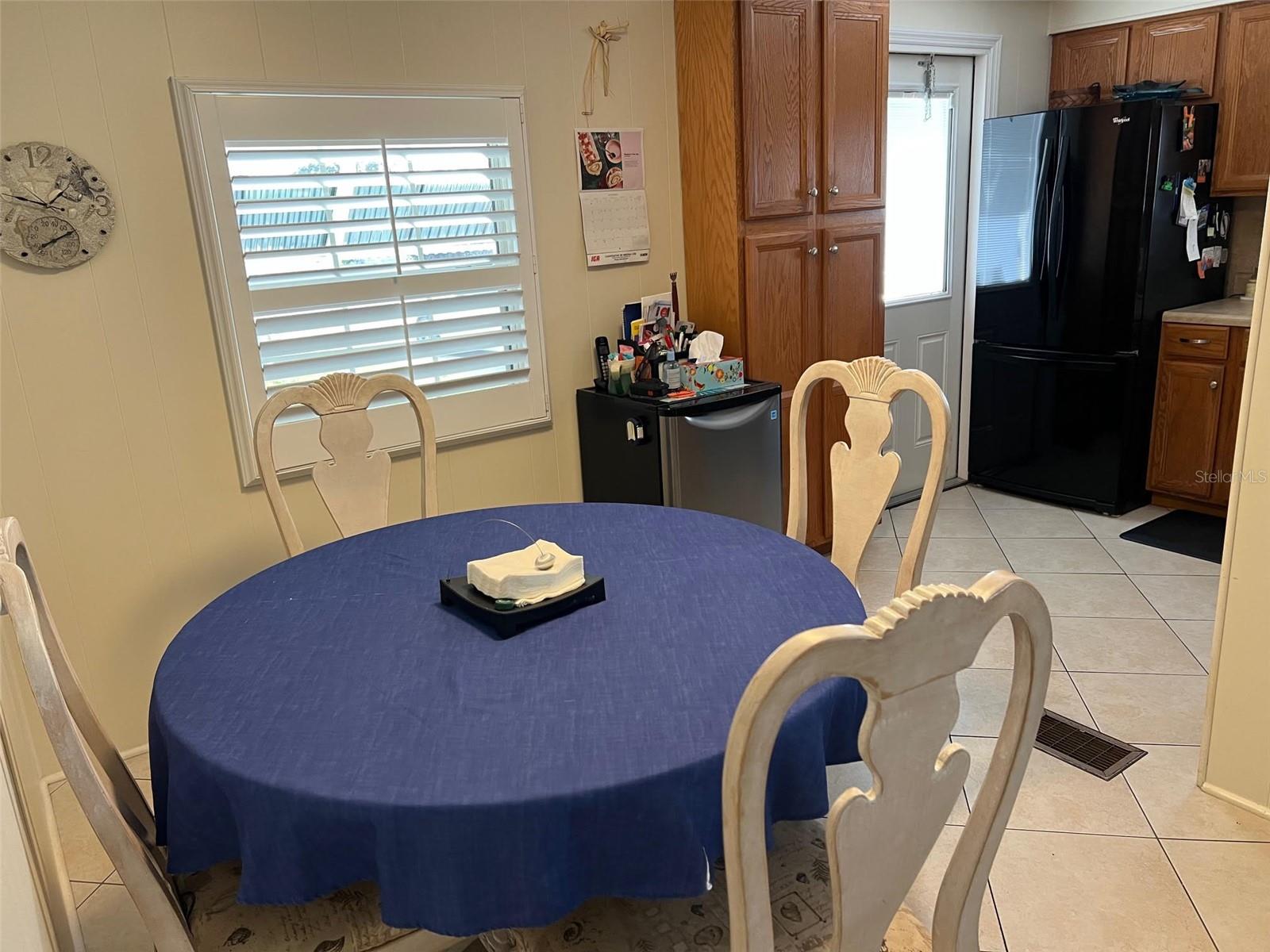 Listing photo id 4 for 39 Pindo Palm Street W