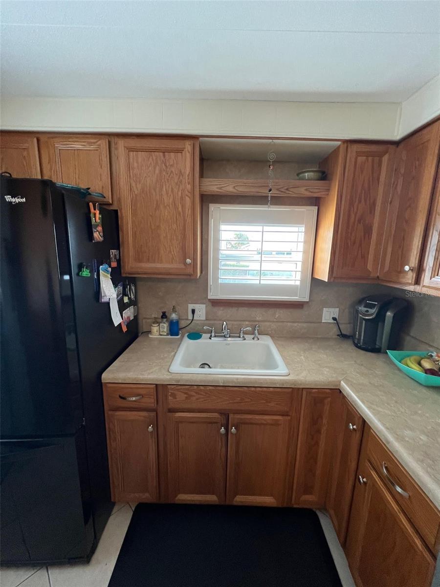 Listing photo id 5 for 39 Pindo Palm Street W
