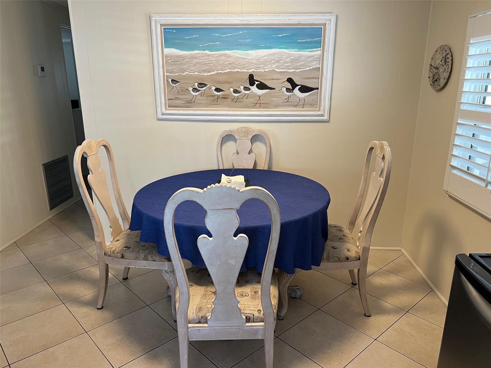 Listing photo id 7 for 39 Pindo Palm Street W