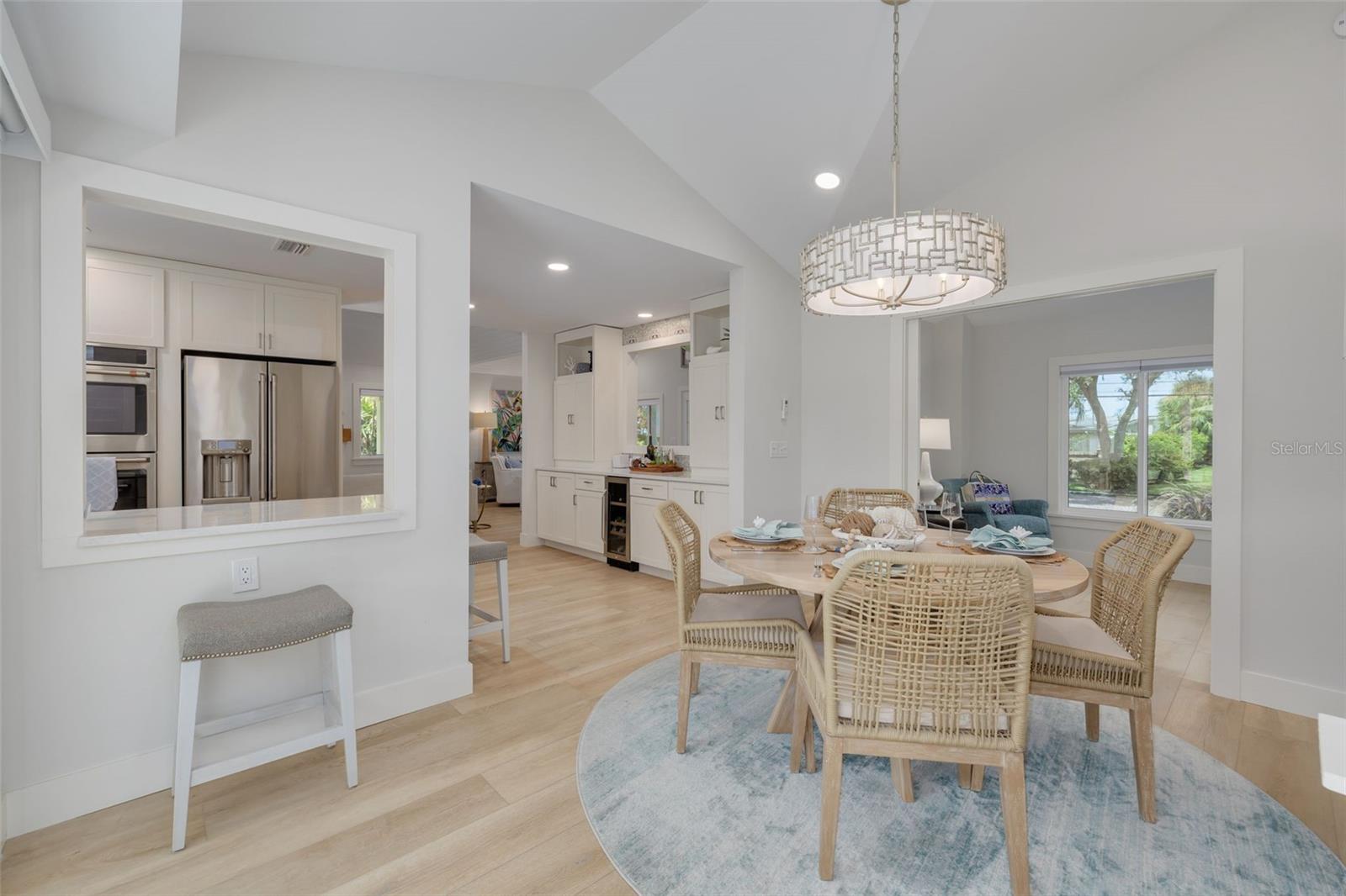 Listing photo id 18 for 1615 Santa Barbara Drive