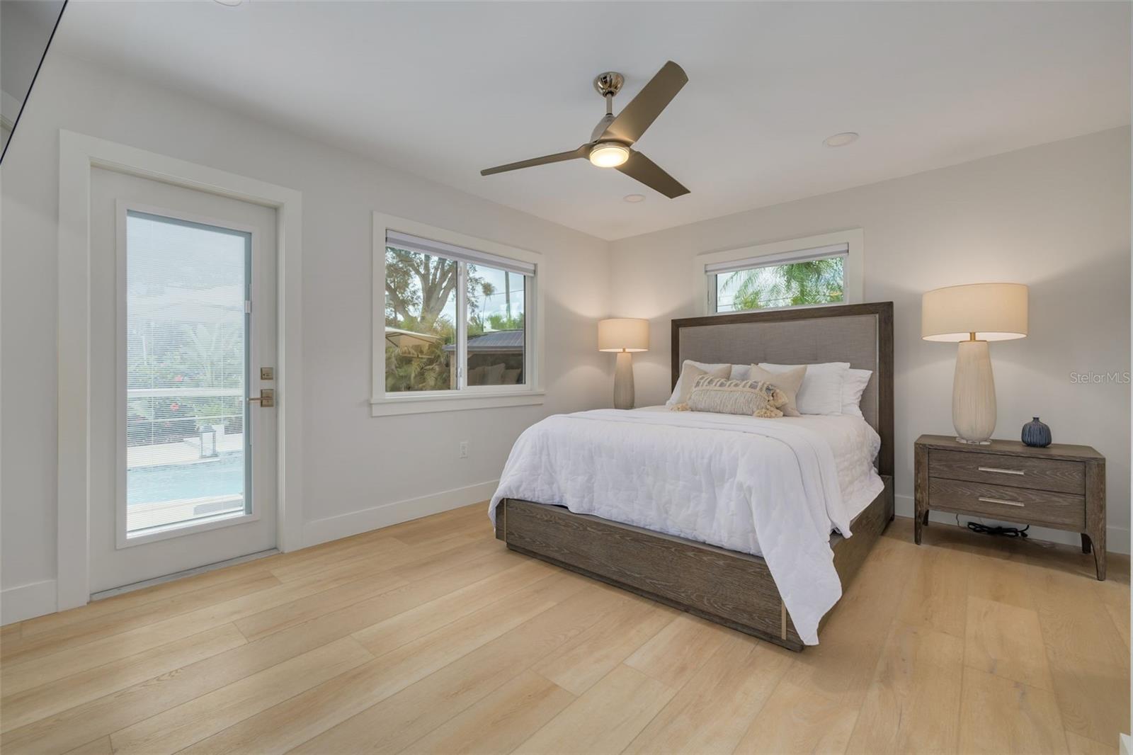 Listing photo id 21 for 1615 Santa Barbara Drive