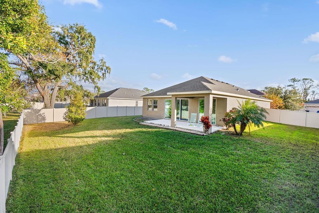 Listing photo id 17 for 3137 Gina Court