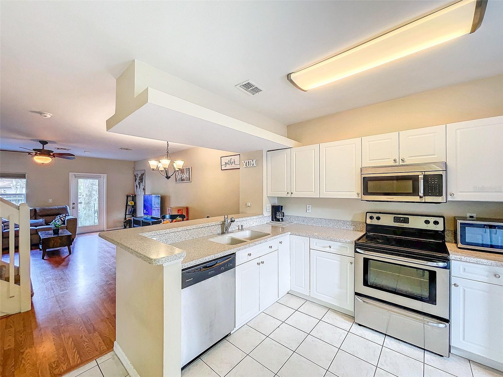 Listing photo id 9 for 4401 Har Paul Circle