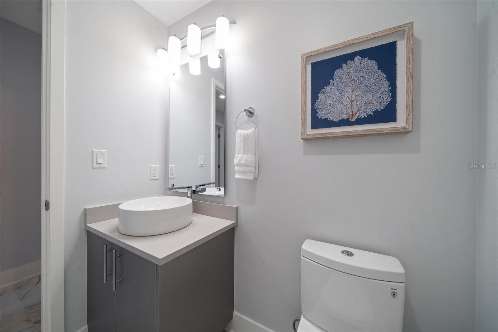 Listing photo id 56 for 15 Avalon Street 704