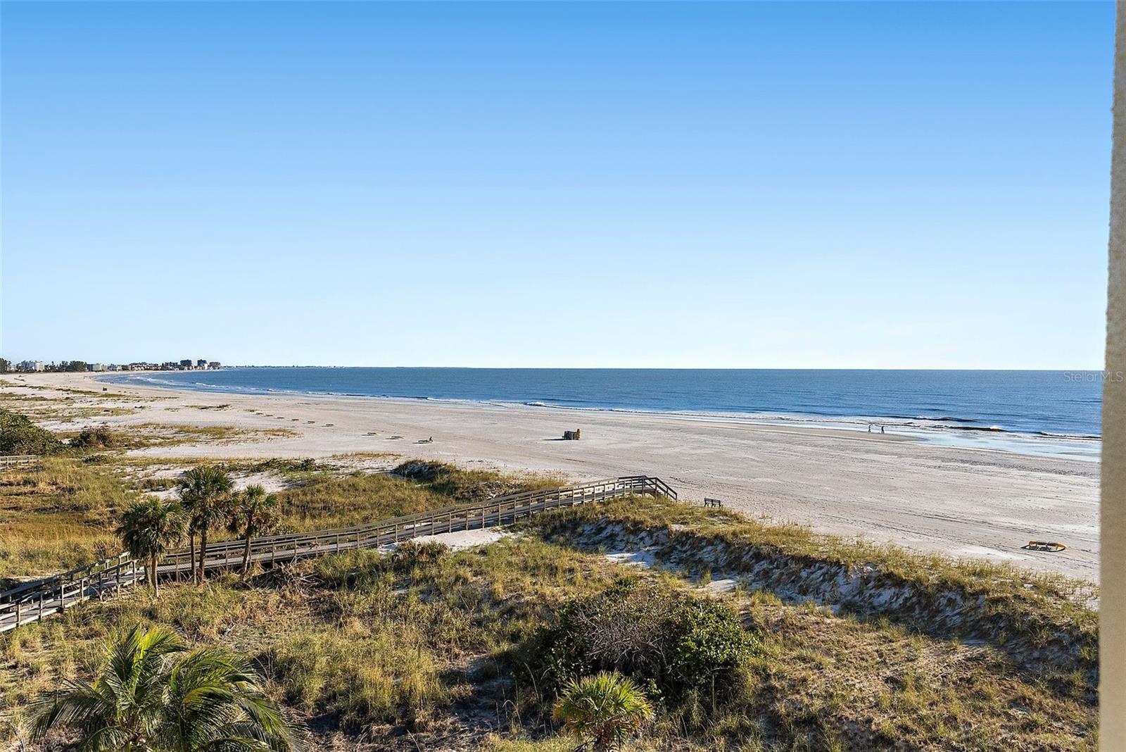 Listing photo id 21 for 12000 Gulf Boulevard 501-w