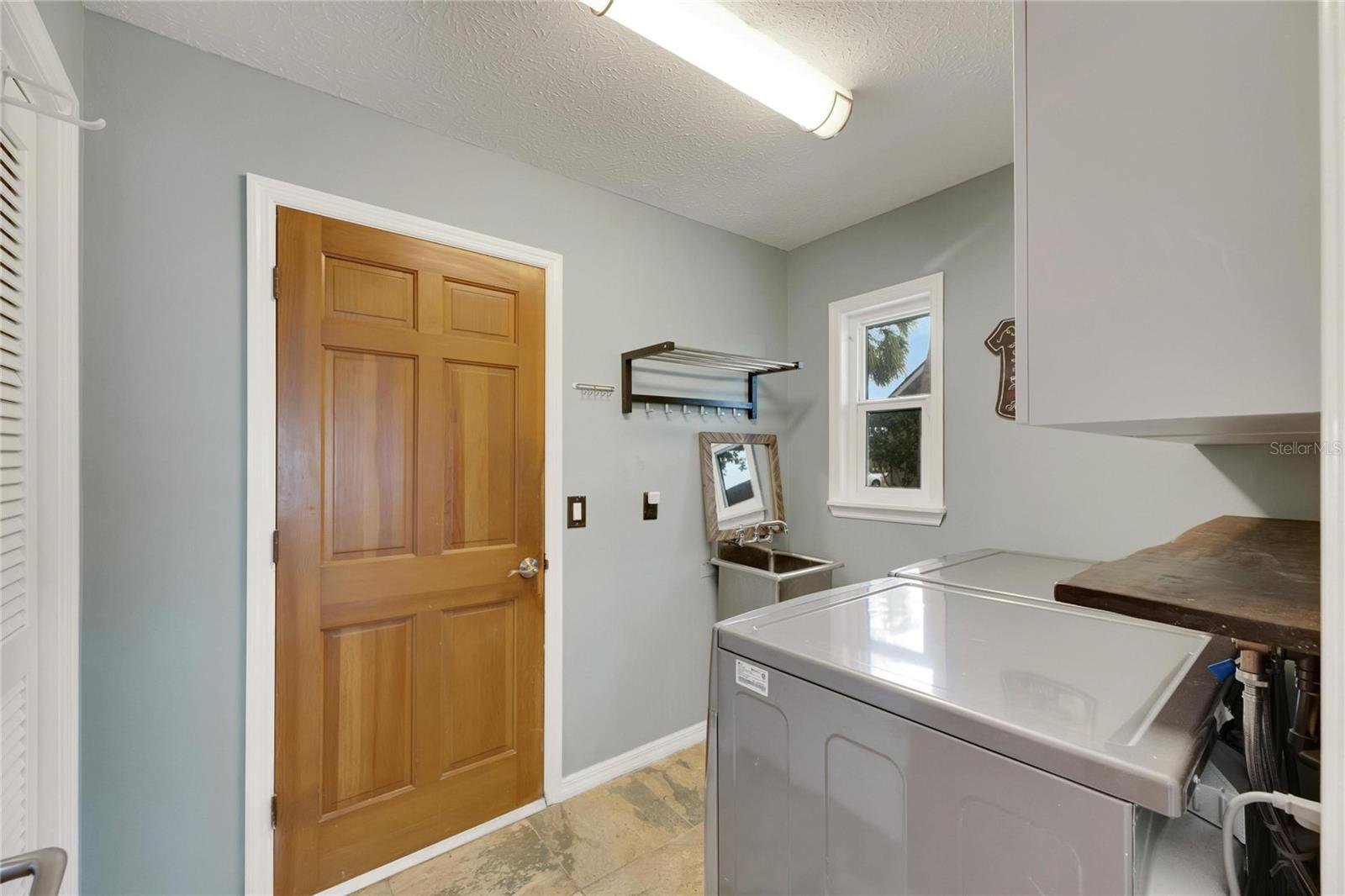 Image 31 of 100 For 6613 Seabird Way