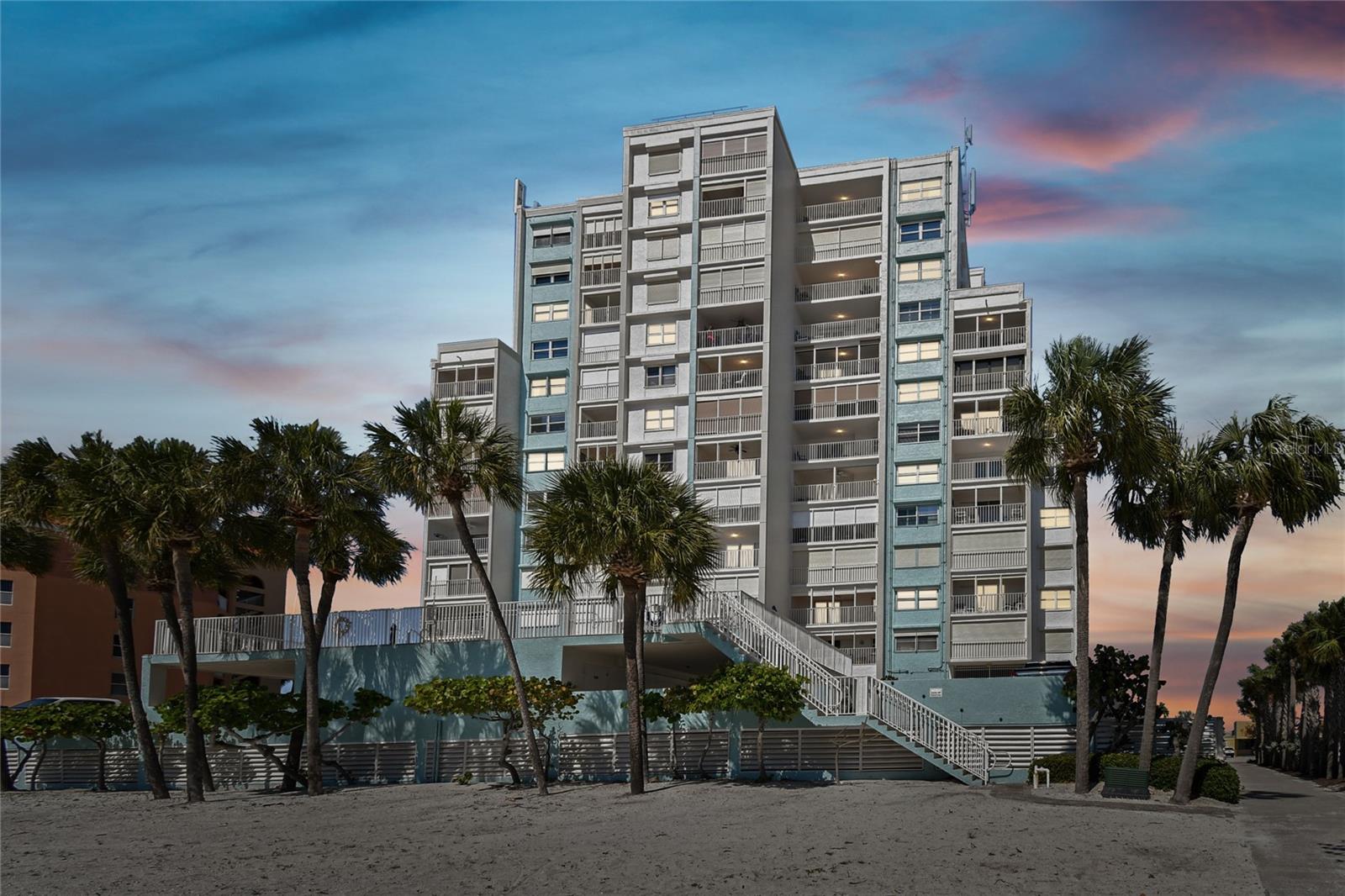 Image 4 of 46 For 11000 Gulf Boulevard 703