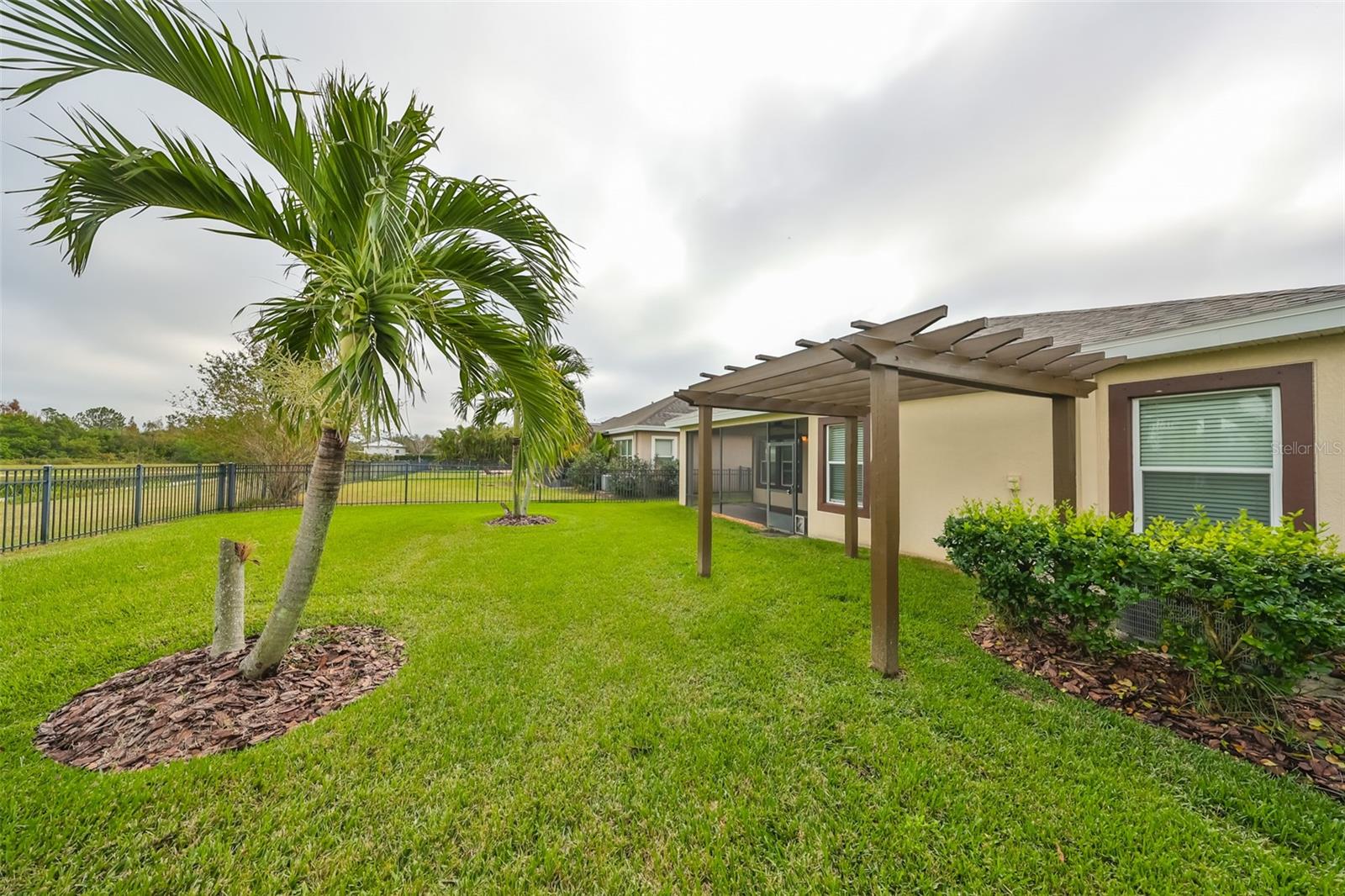 Listing photo id 28 for 6910 Sail View Lane