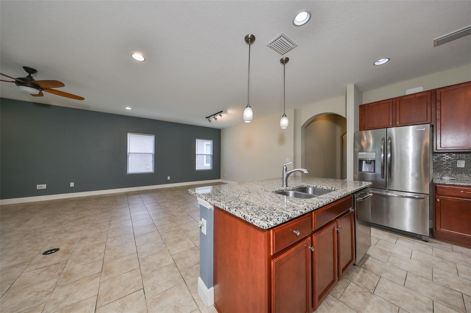 Listing photo id 3 for 6910 Sail View Lane