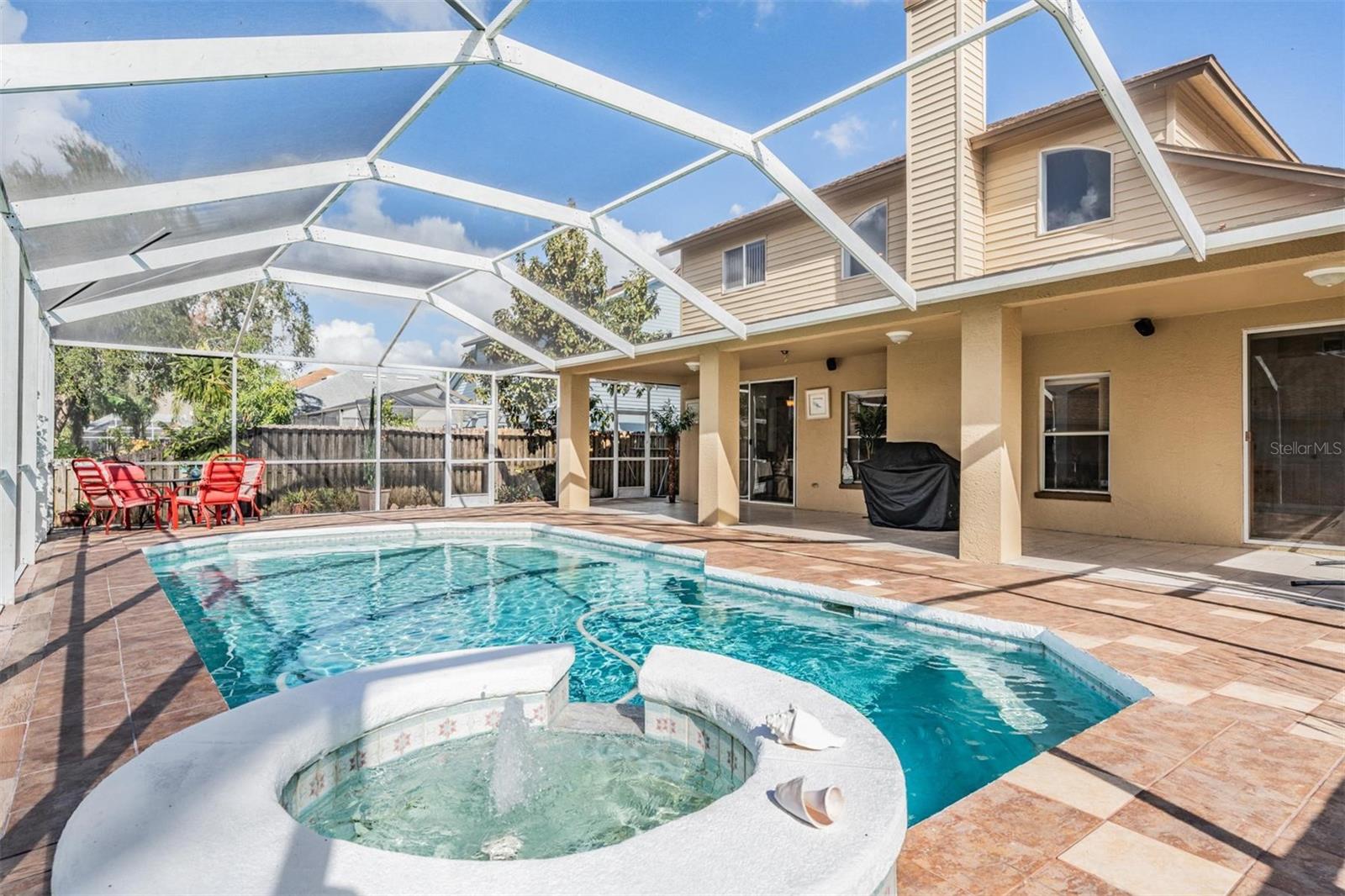 Listing photo id 15 for 10037 Oasis Palm Drive