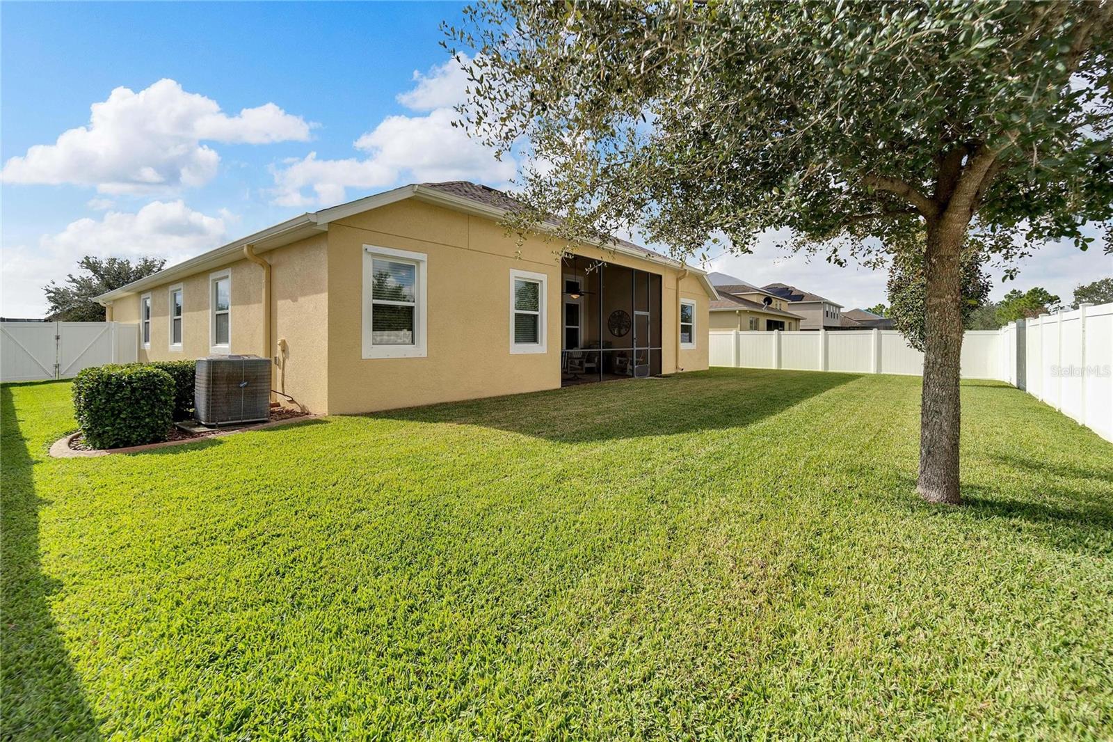 Listing photo id 36 for 12316 Juniper Field Court