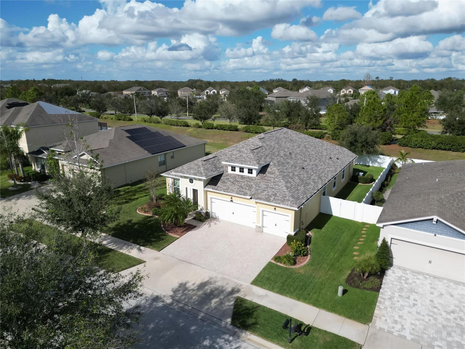 Listing photo id 39 for 12316 Juniper Field Court