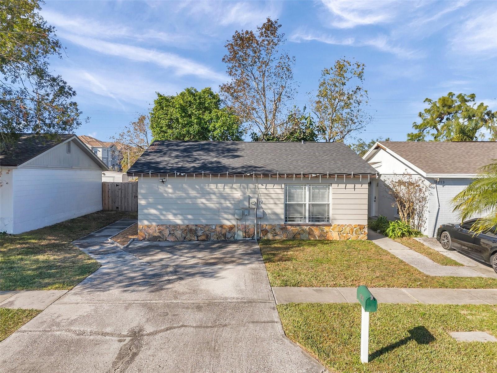 Listing photo id 18 for 1211 Coolridge Drive