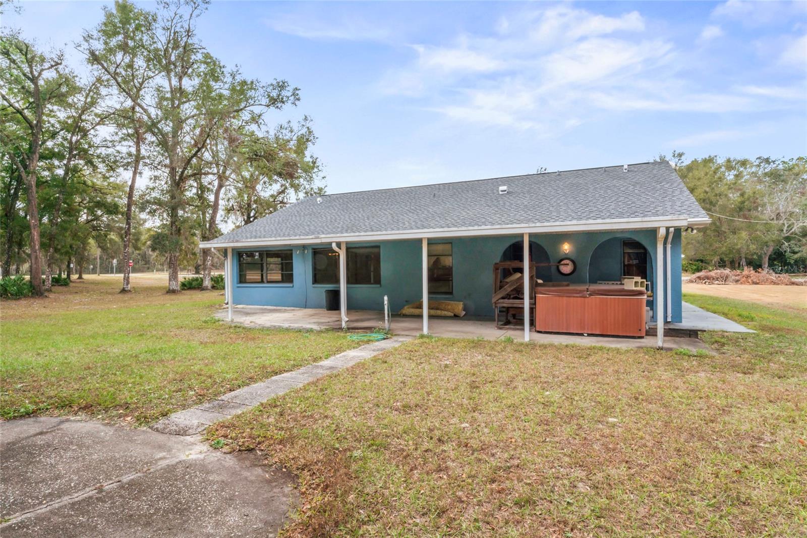 Listing photo id 17 for 5250 Little Green Lane