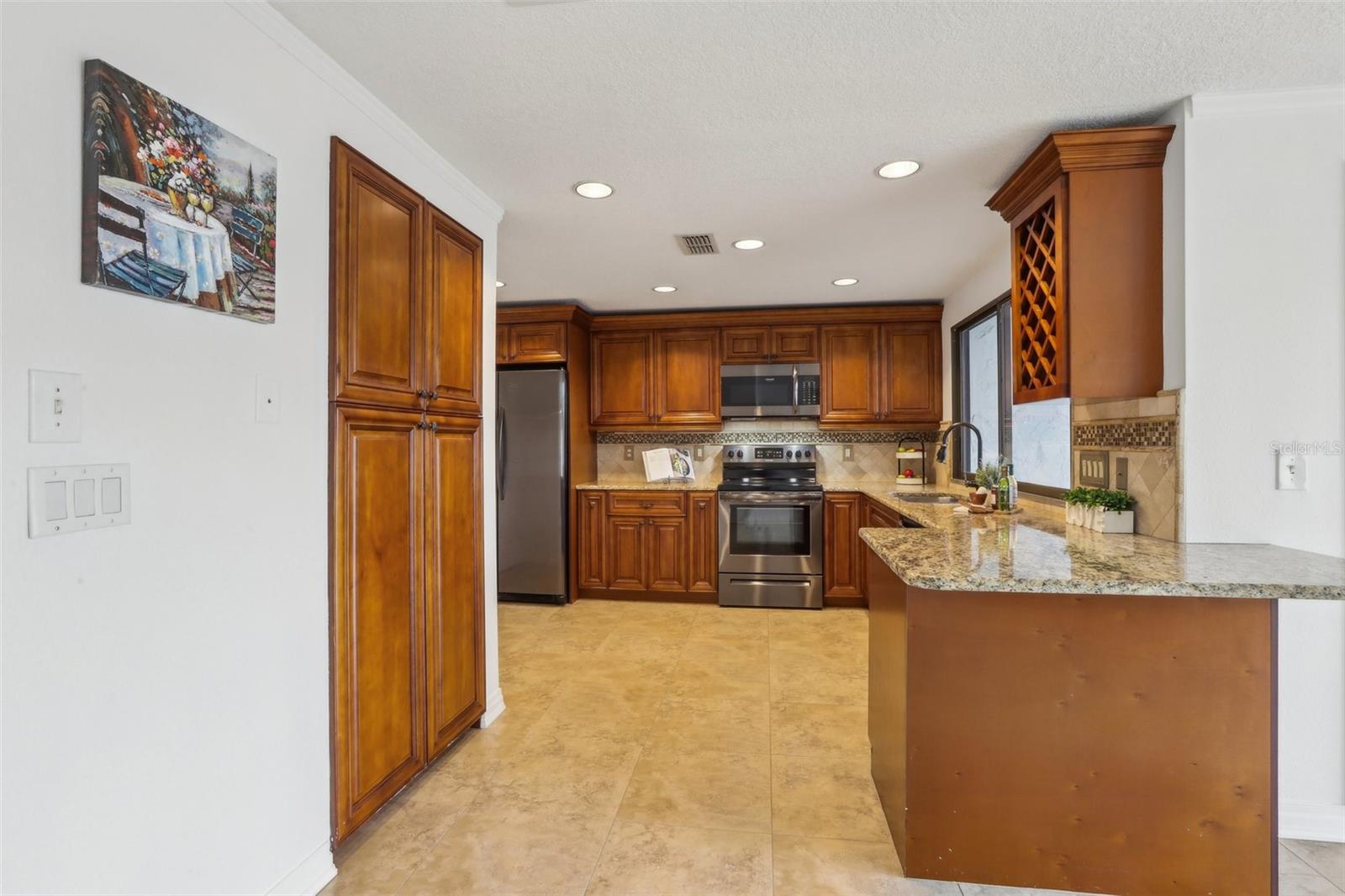 Listing photo id 16 for 4204 Fairway Circle 0