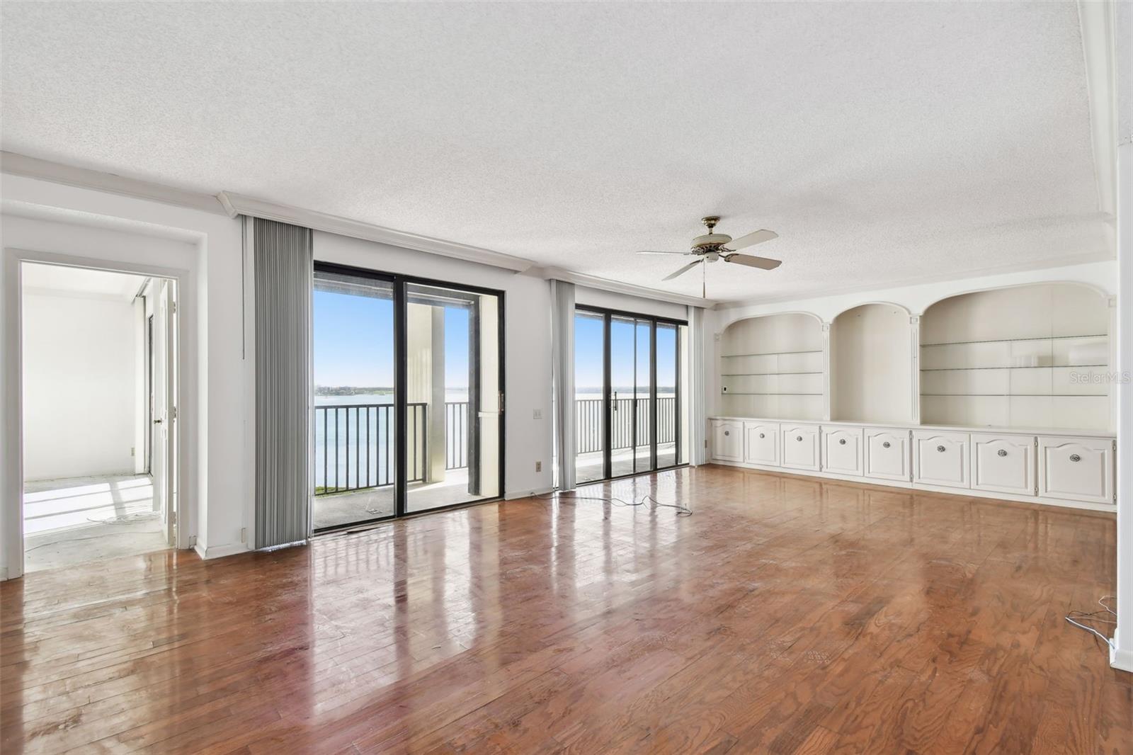 Image 19 of 82 For 1501 Gulf Boulevard 604