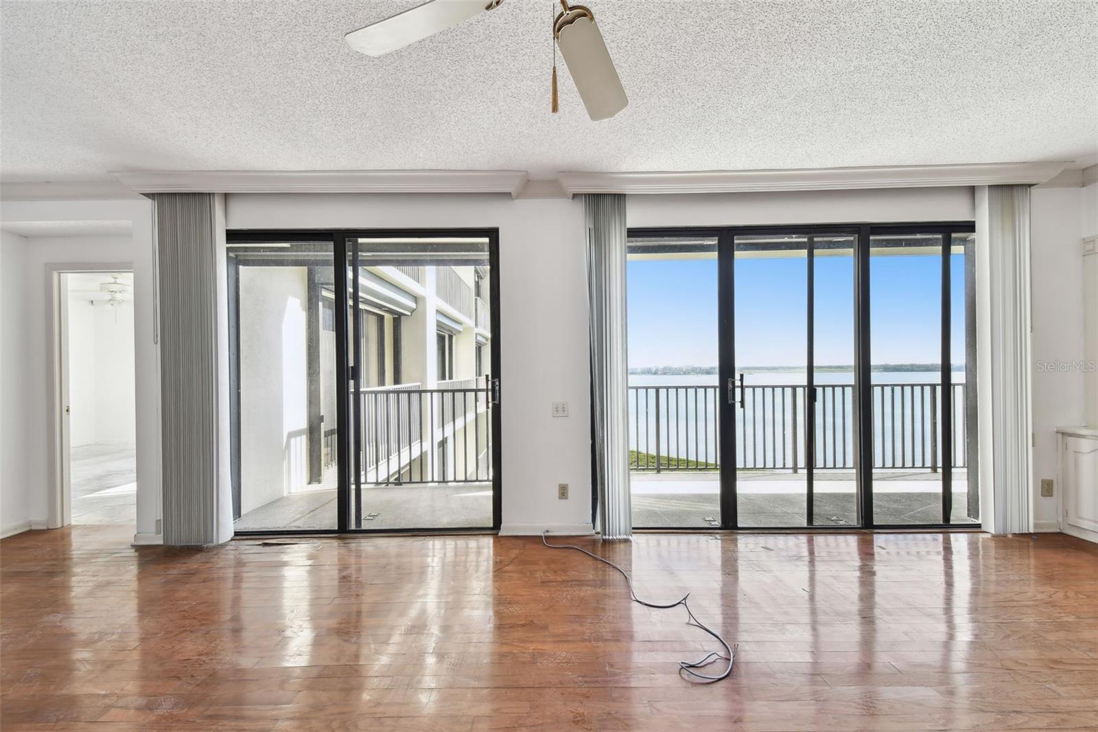 Image 20 of 82 For 1501 Gulf Boulevard 604