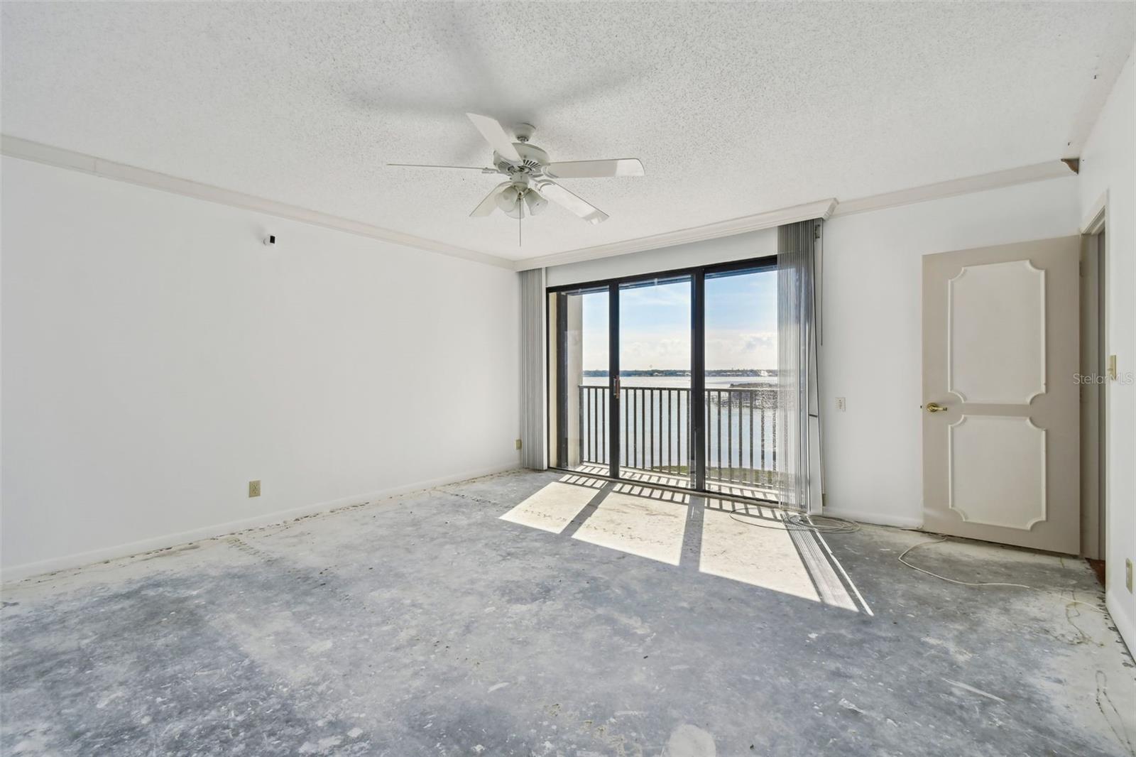 Image 38 of 82 For 1501 Gulf Boulevard 604