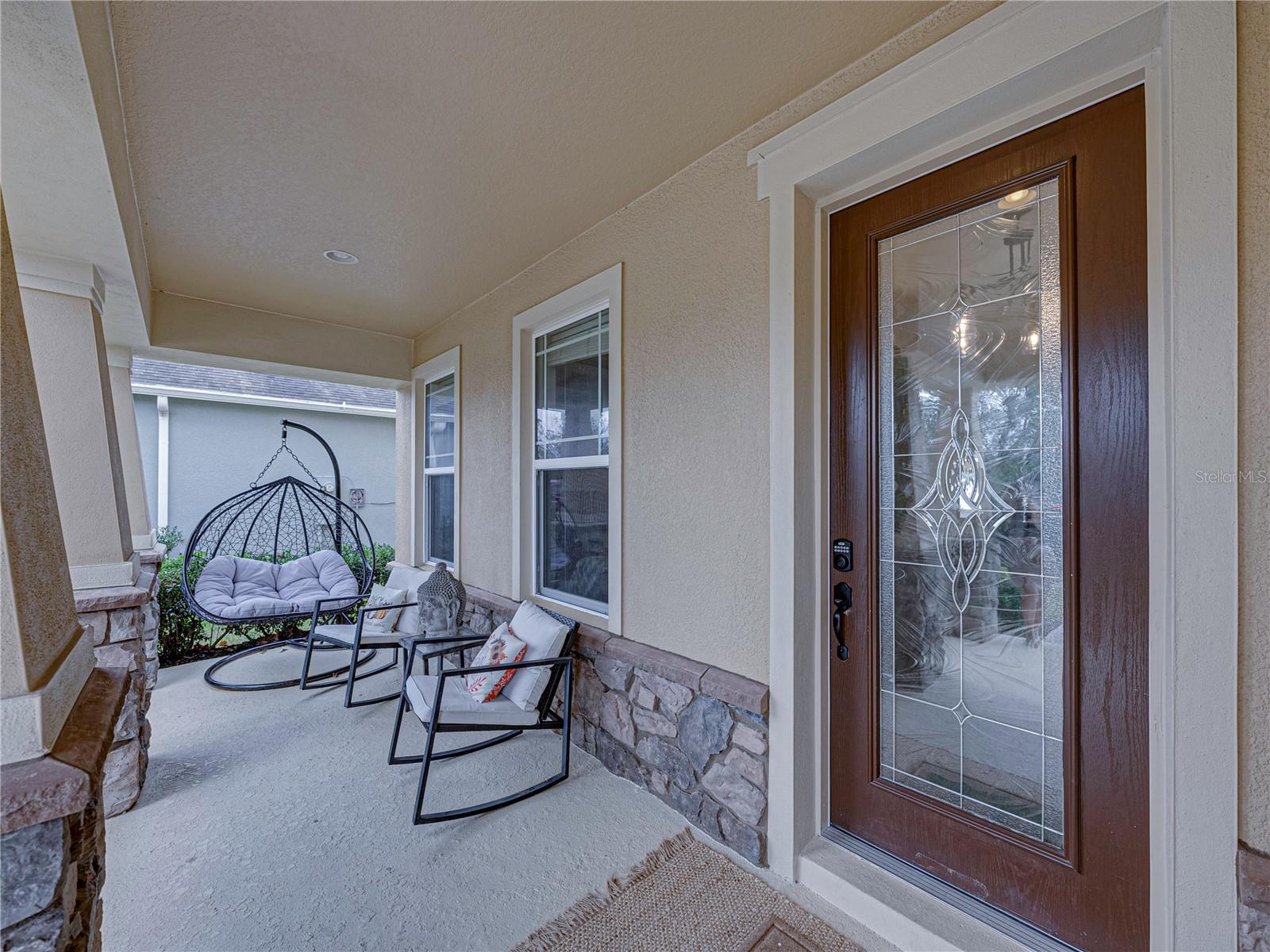 Listing photo id 8 for 5035 Suncatcher Drive