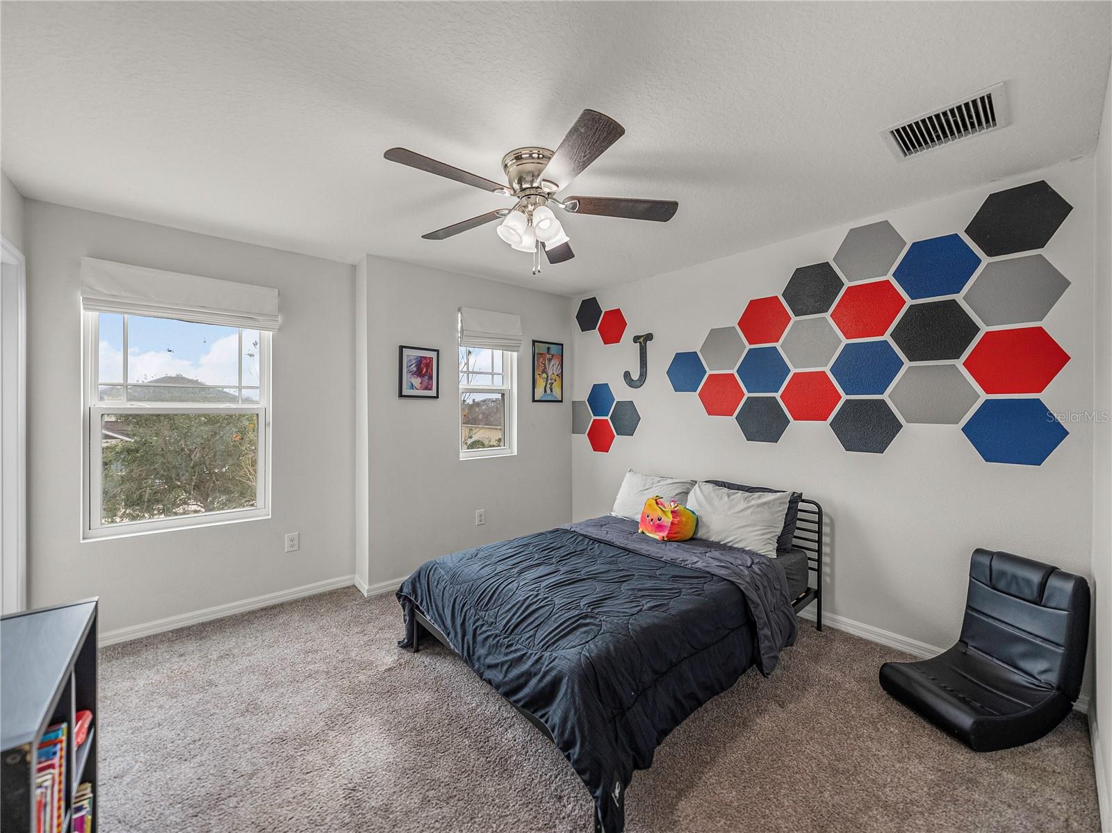 Listing photo id 46 for 5035 Suncatcher Drive