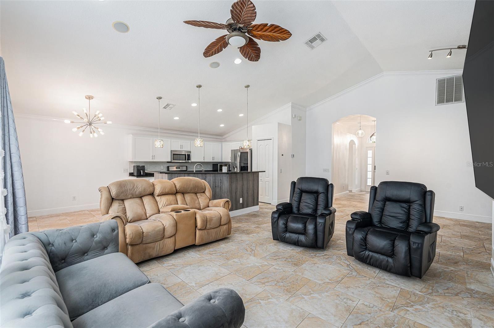 Listing photo id 8 for 11221 Cypress Reserve Drive