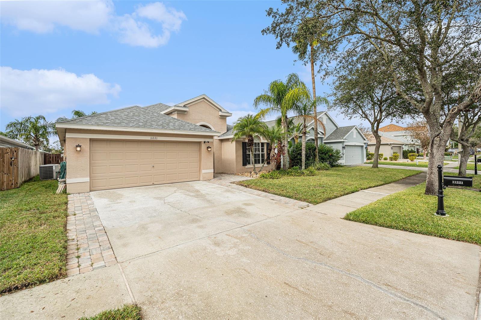 Listing photo id 2 for 11221 Cypress Reserve Drive