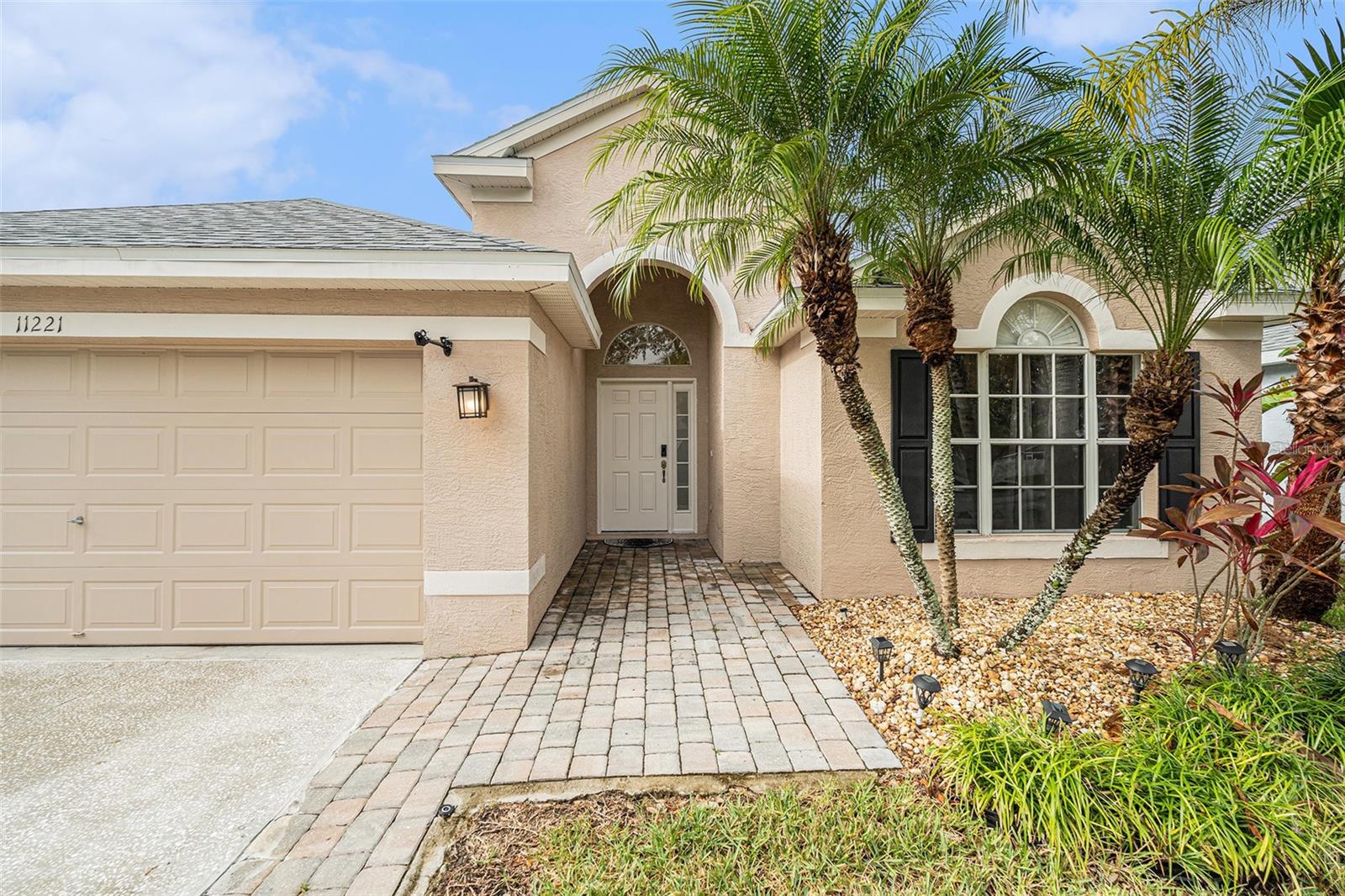 Listing photo id 3 for 11221 Cypress Reserve Drive