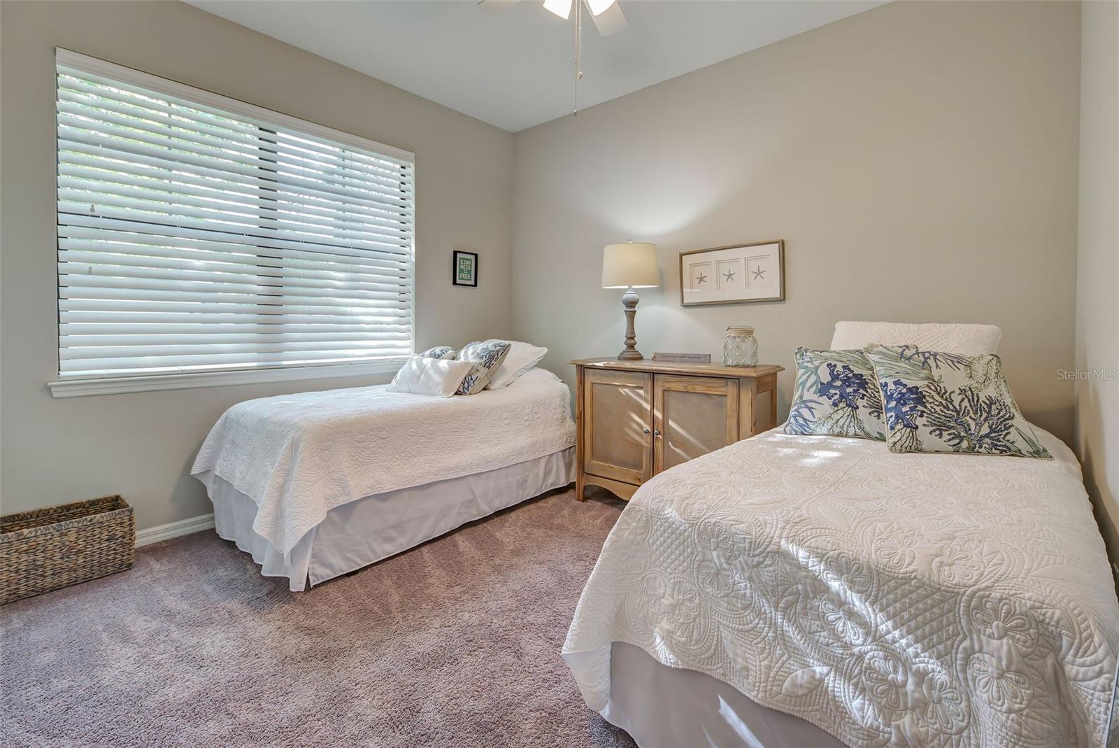 Listing photo id 9 for 11976 Blazing Star Drive