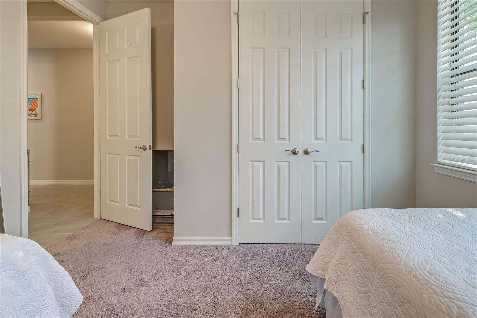 Listing photo id 10 for 11976 Blazing Star Drive