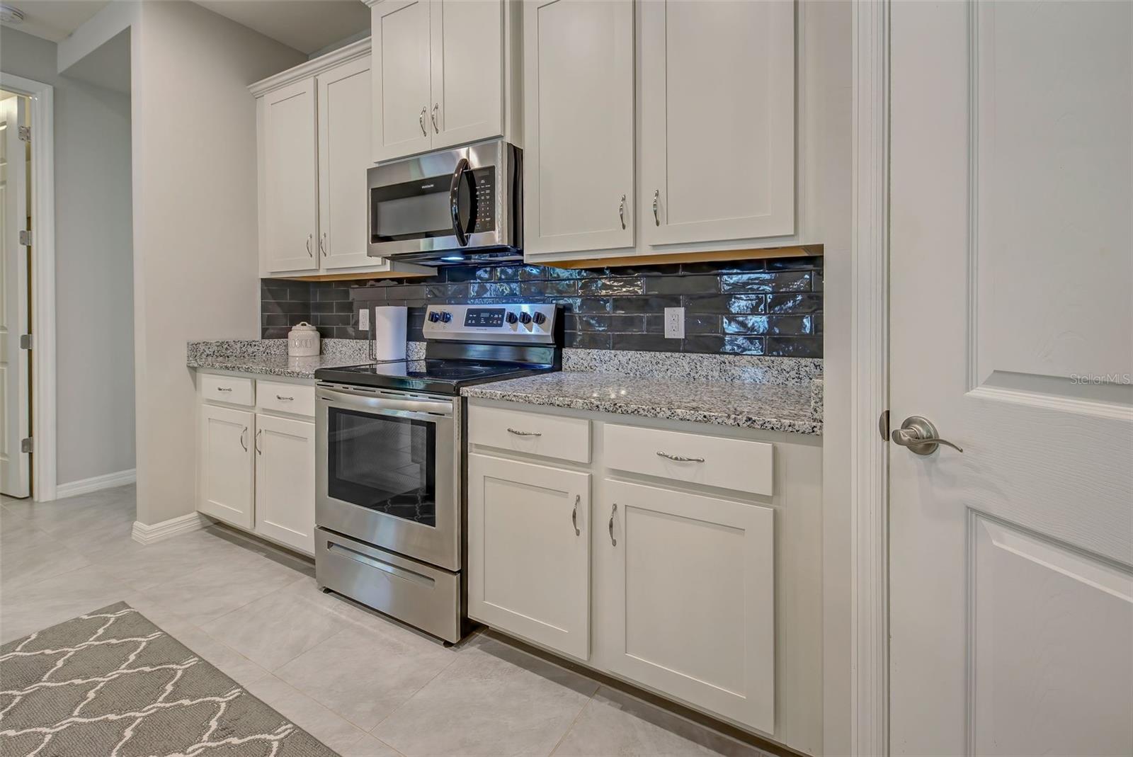 Listing photo id 28 for 11976 Blazing Star Drive