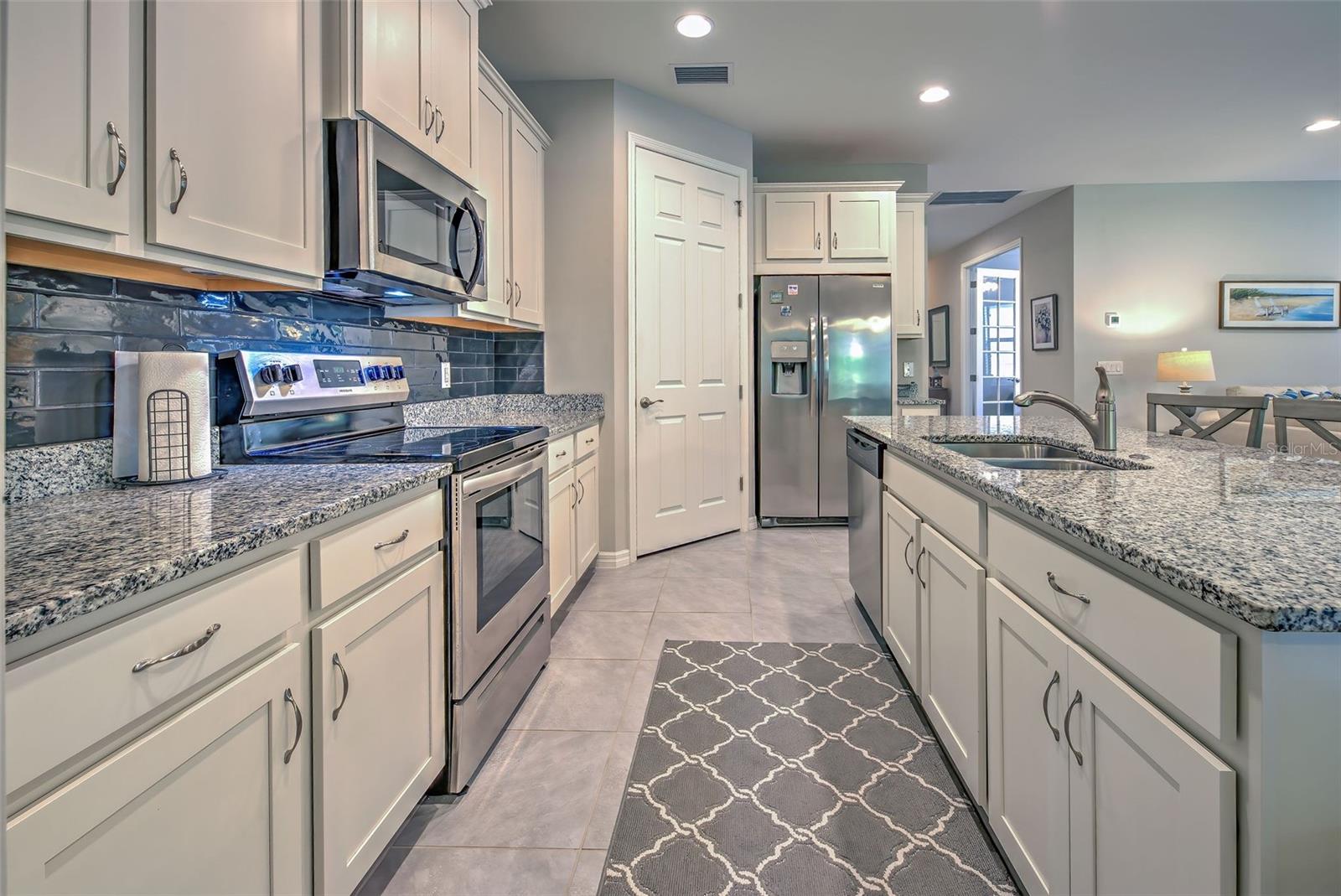 Listing photo id 32 for 11976 Blazing Star Drive