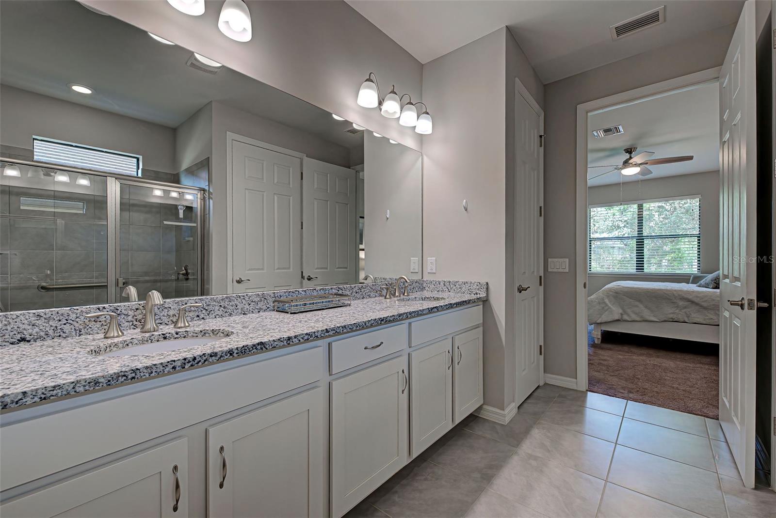 Listing photo id 43 for 11976 Blazing Star Drive