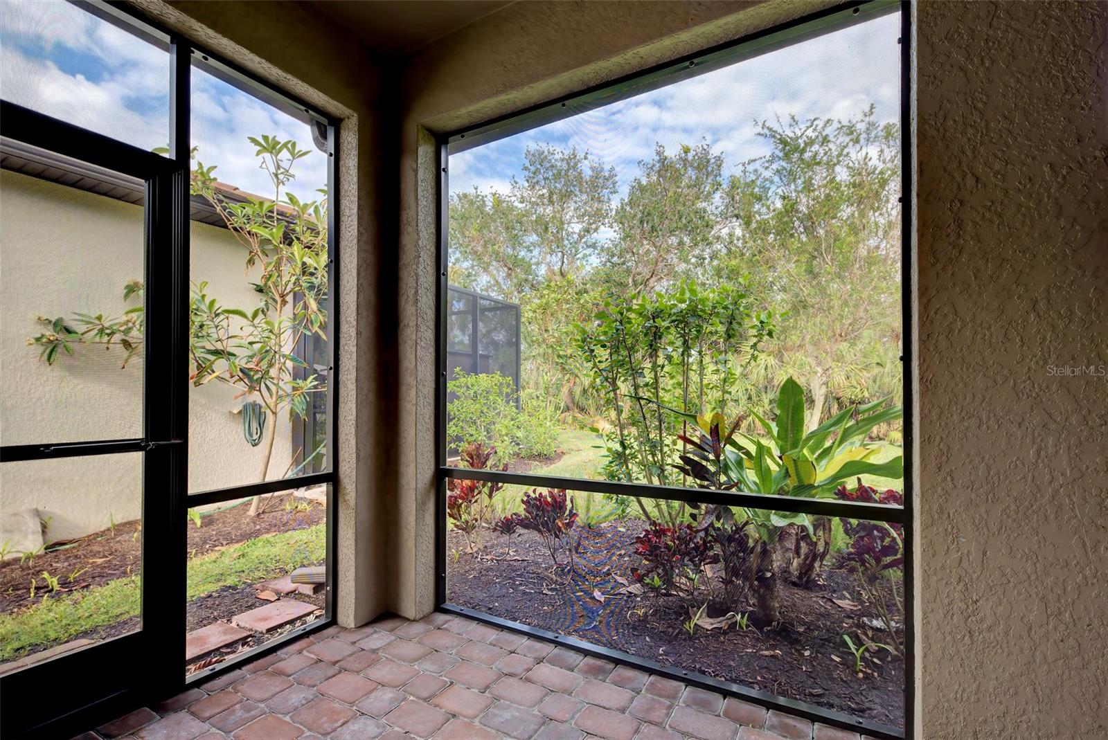 Listing photo id 48 for 11976 Blazing Star Drive