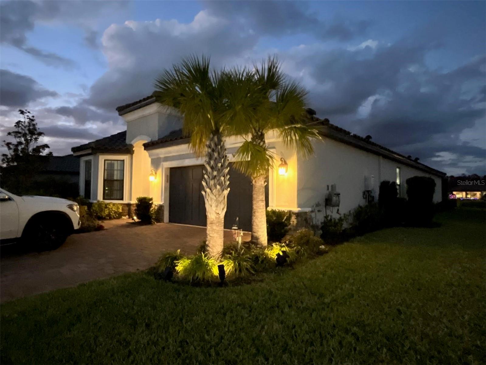 Listing photo id 2 for 10662 Calluna Drive