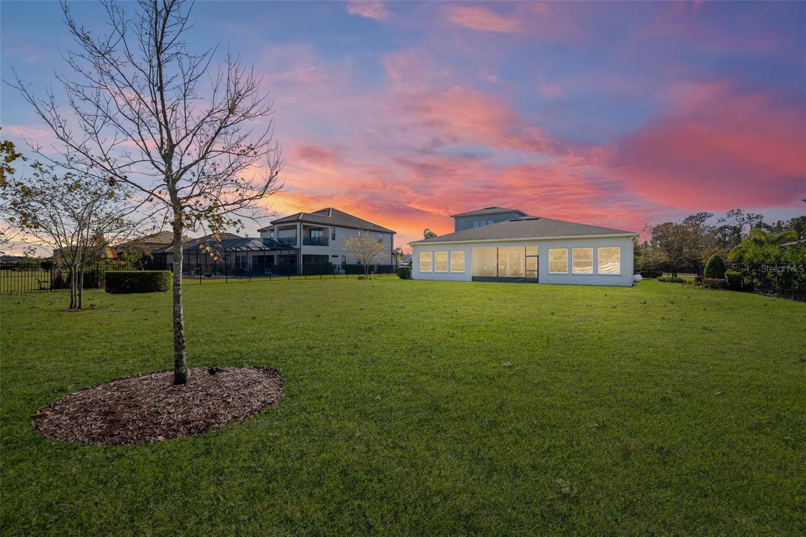 Listing photo id 52 for 17921 Barn Close Drive