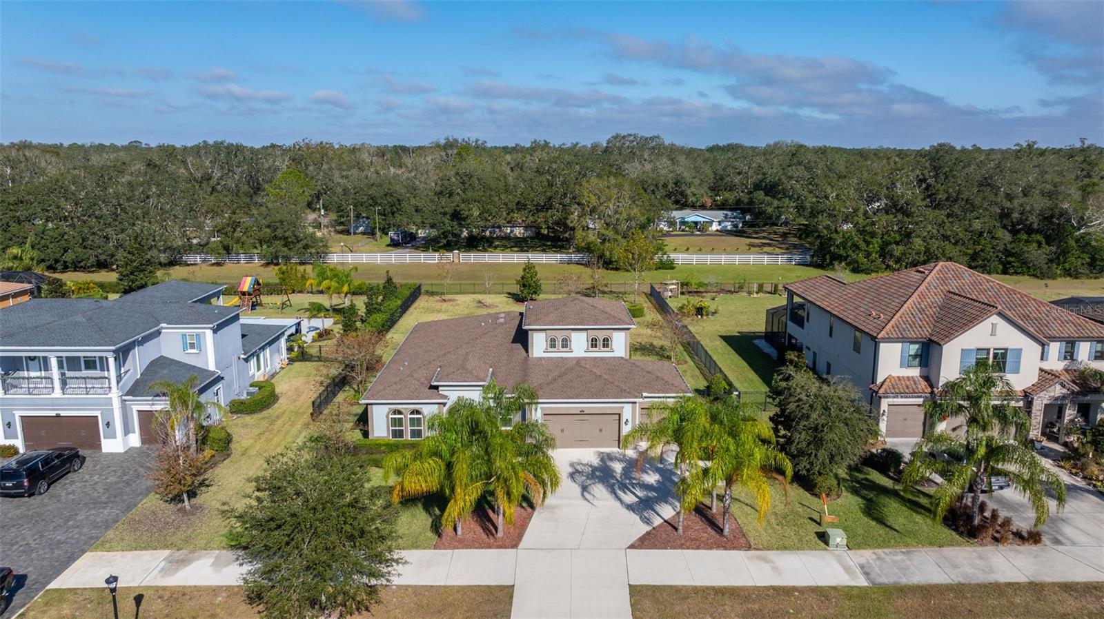 Listing photo id 54 for 17921 Barn Close Drive