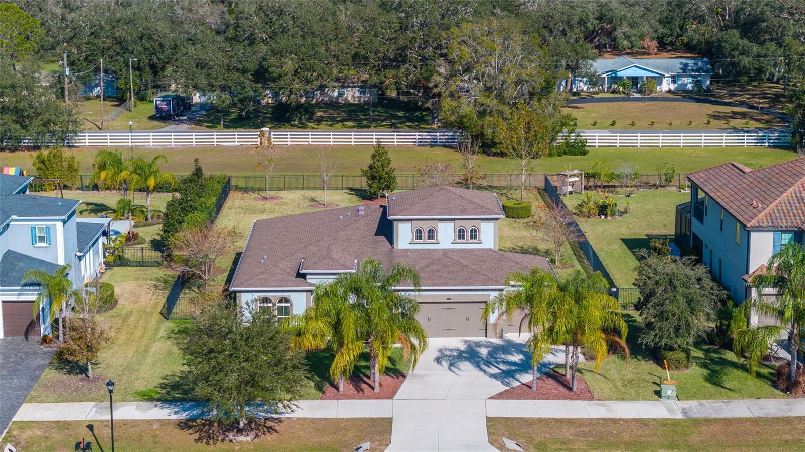 Listing photo id 55 for 17921 Barn Close Drive