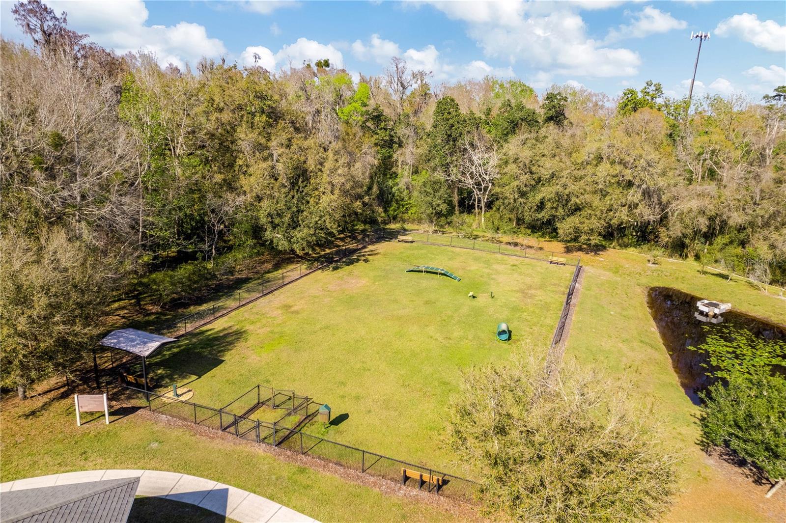 Listing photo id 80 for 17921 Barn Close Drive