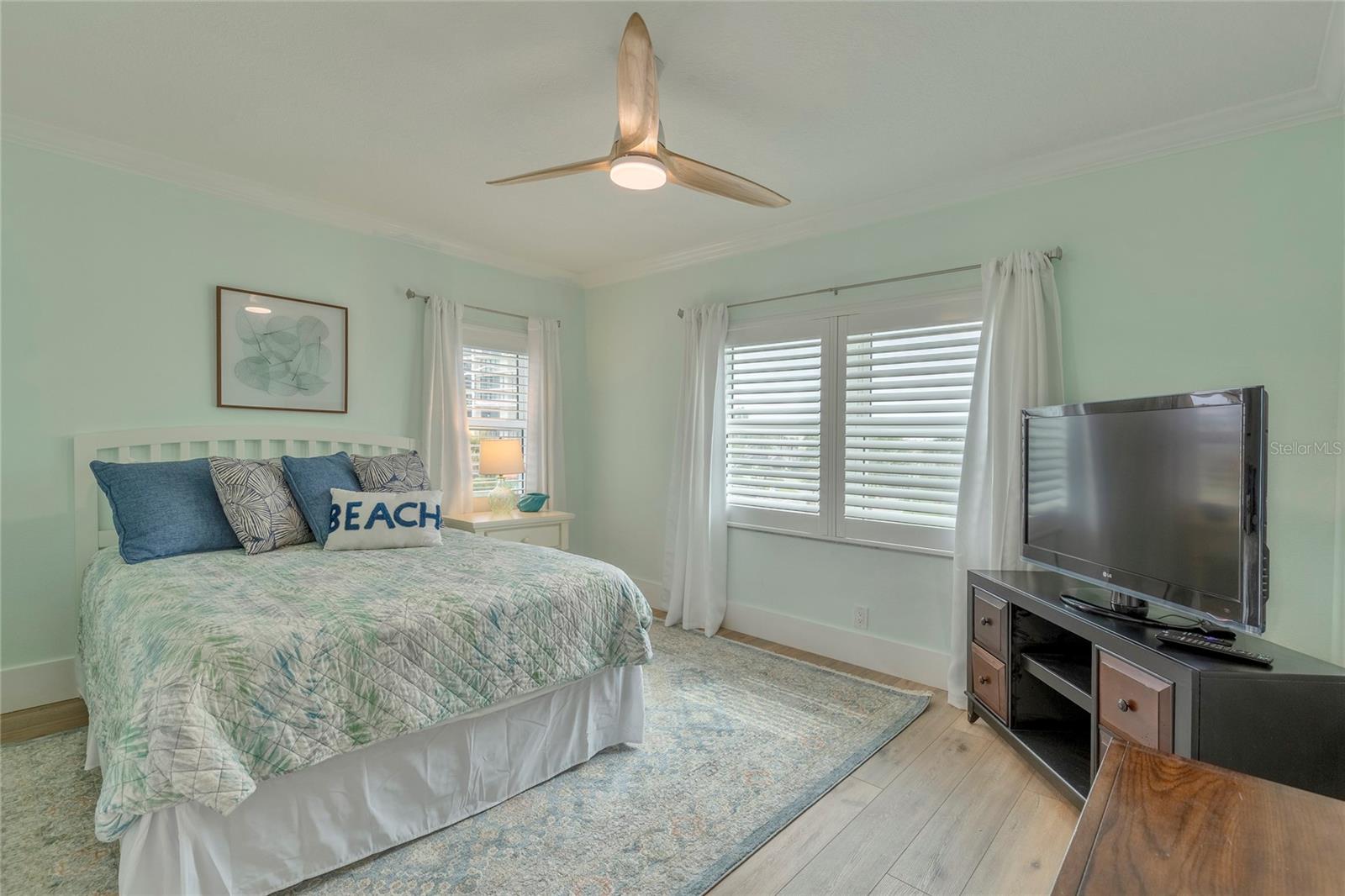 Image 11 of 81 For 1582 Gulf Boulevard 1208