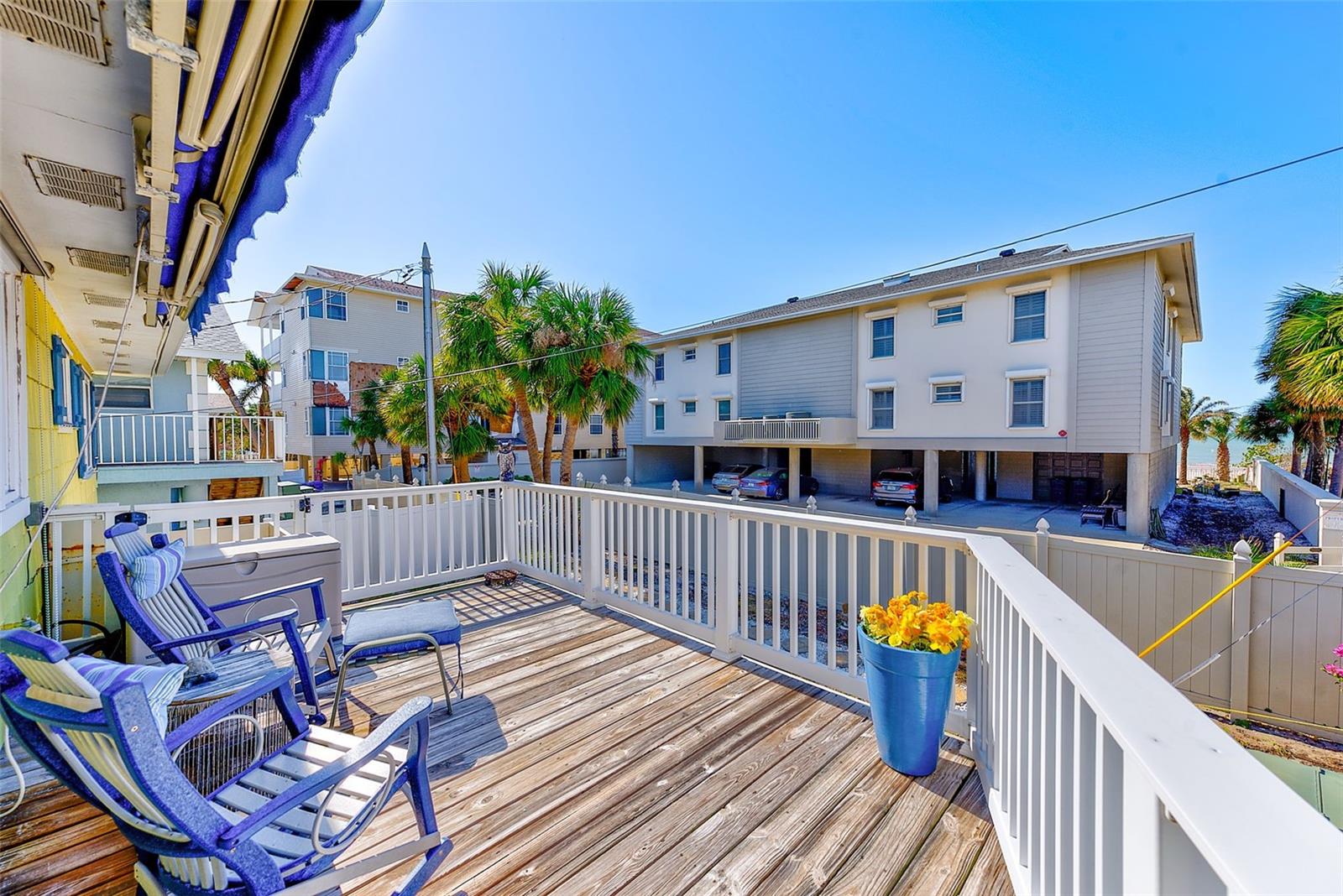 Listing photo id 16 for 1808 Gulf Boulevard Unit 1