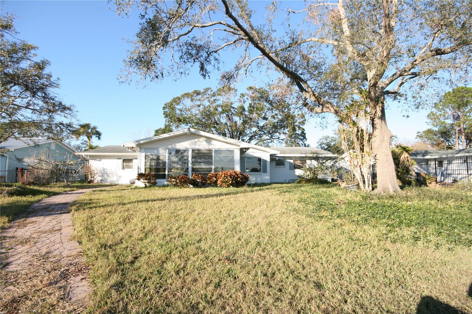 Listing photo id 46 for 4008 Dana Shores Drive