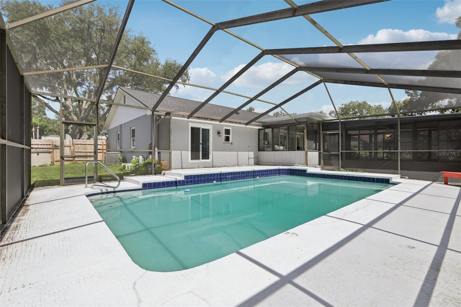 Image 52 of 62 For 1009 Black Knight Drive