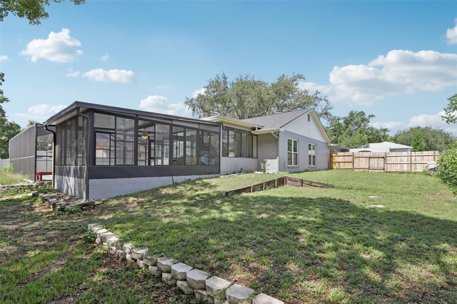 Image 57 of 62 For 1009 Black Knight Drive