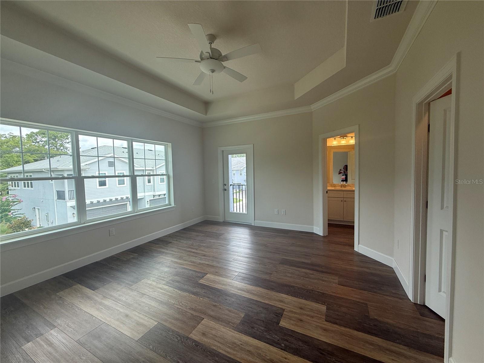 Image 36 of 48 For 5727 Desert Rose Place