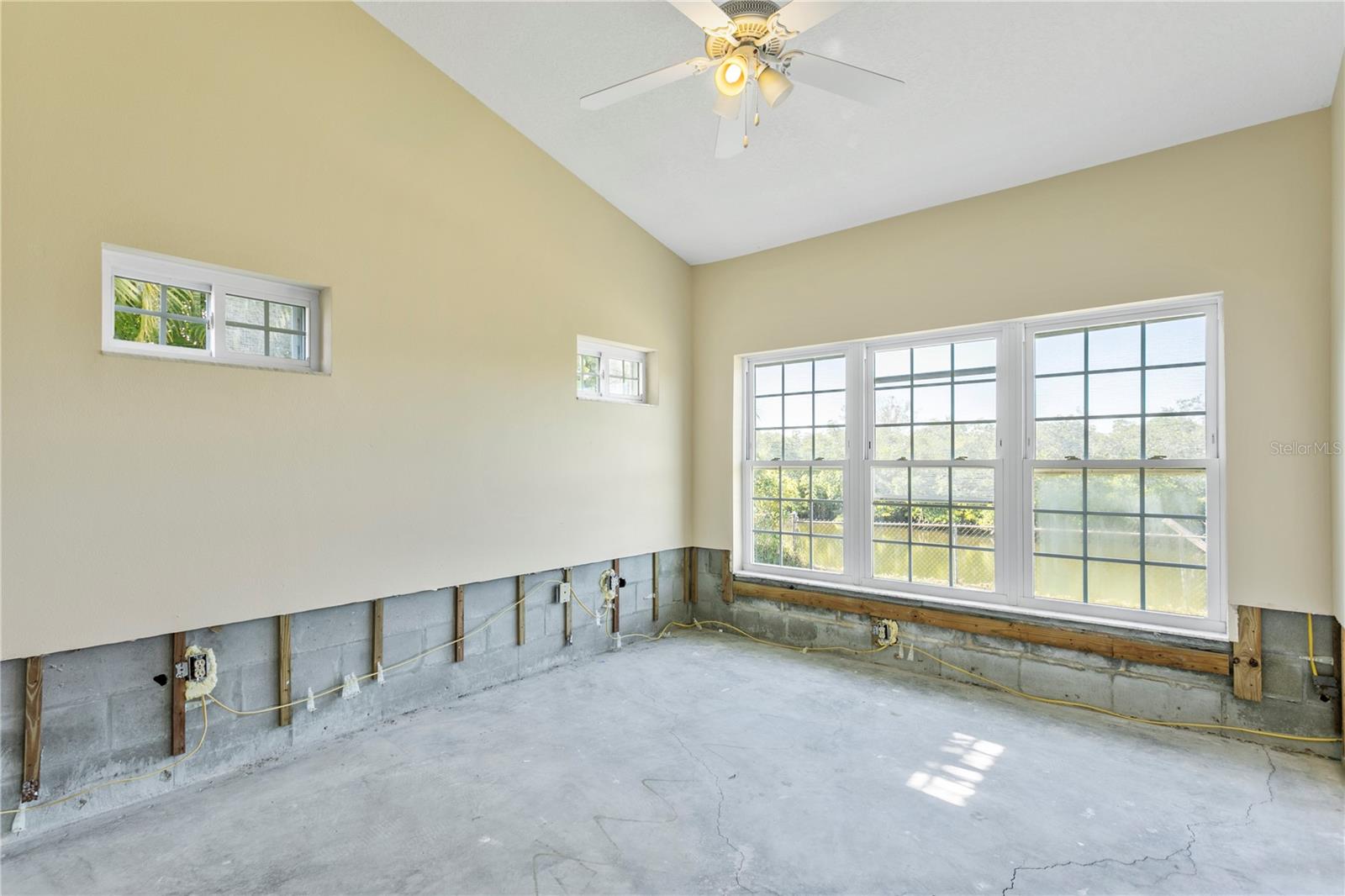 Listing photo id 22 for 4610 Bay Crest Drive