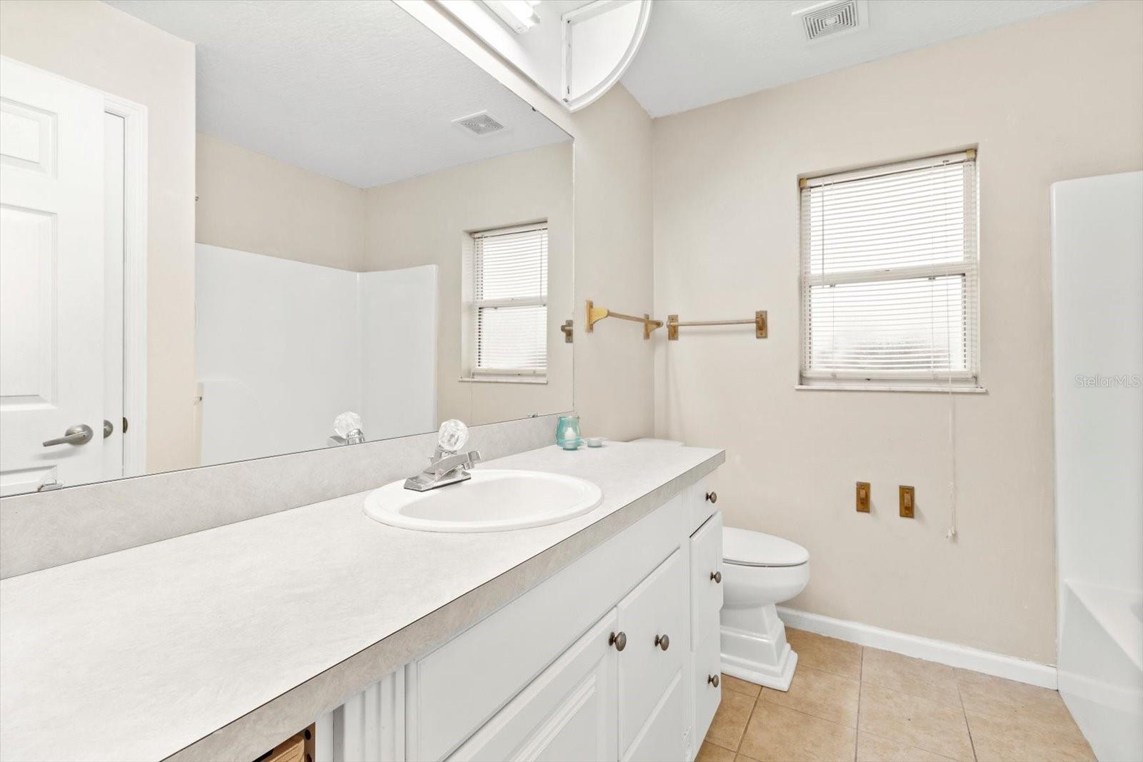 Listing photo id 20 for 8370 Amboy Drive