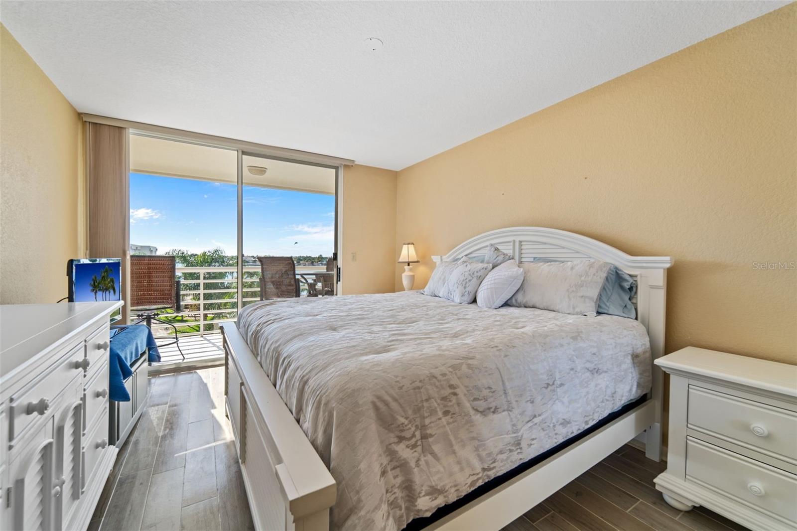 Listing photo id 18 for 6021 Bahia Del Mar Circle 534