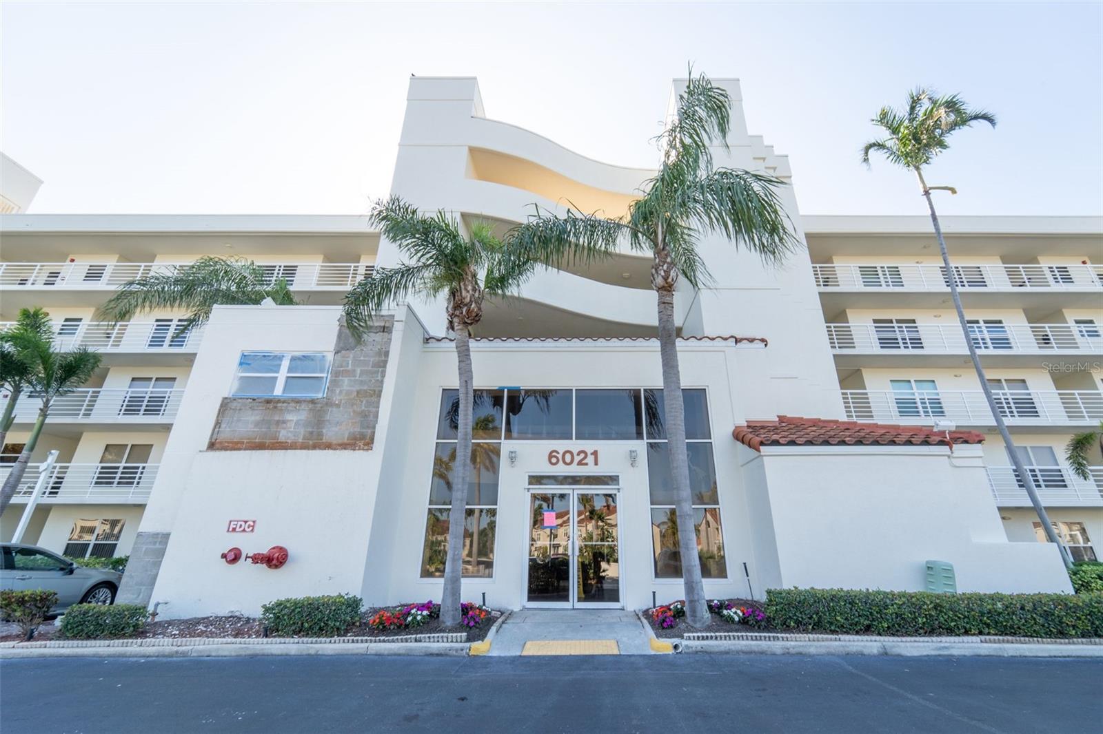 Listing photo id 1 for 6021 Bahia Del Mar Circle 534