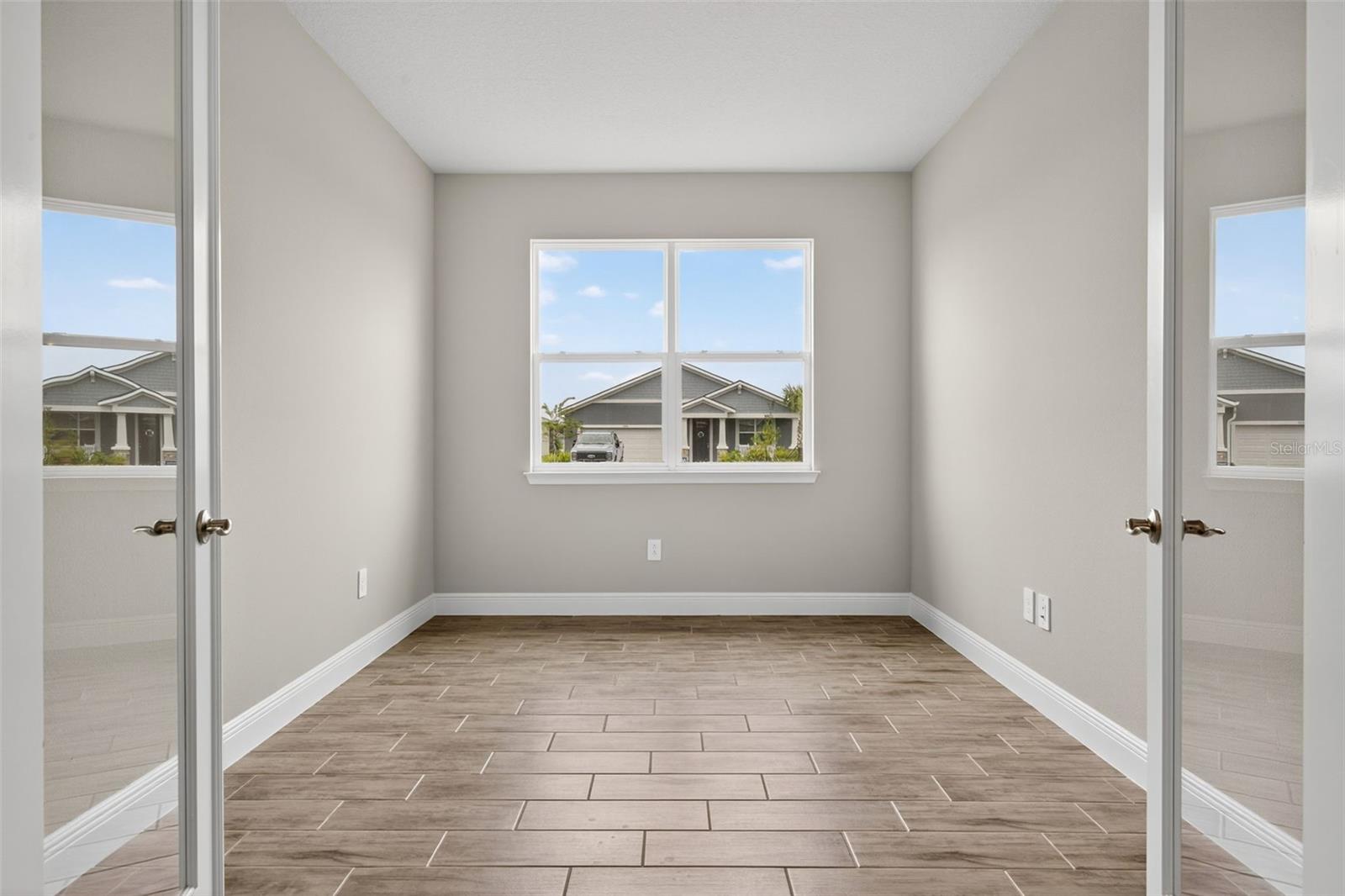 Image 15 of 41 For 12404 52nd Street E